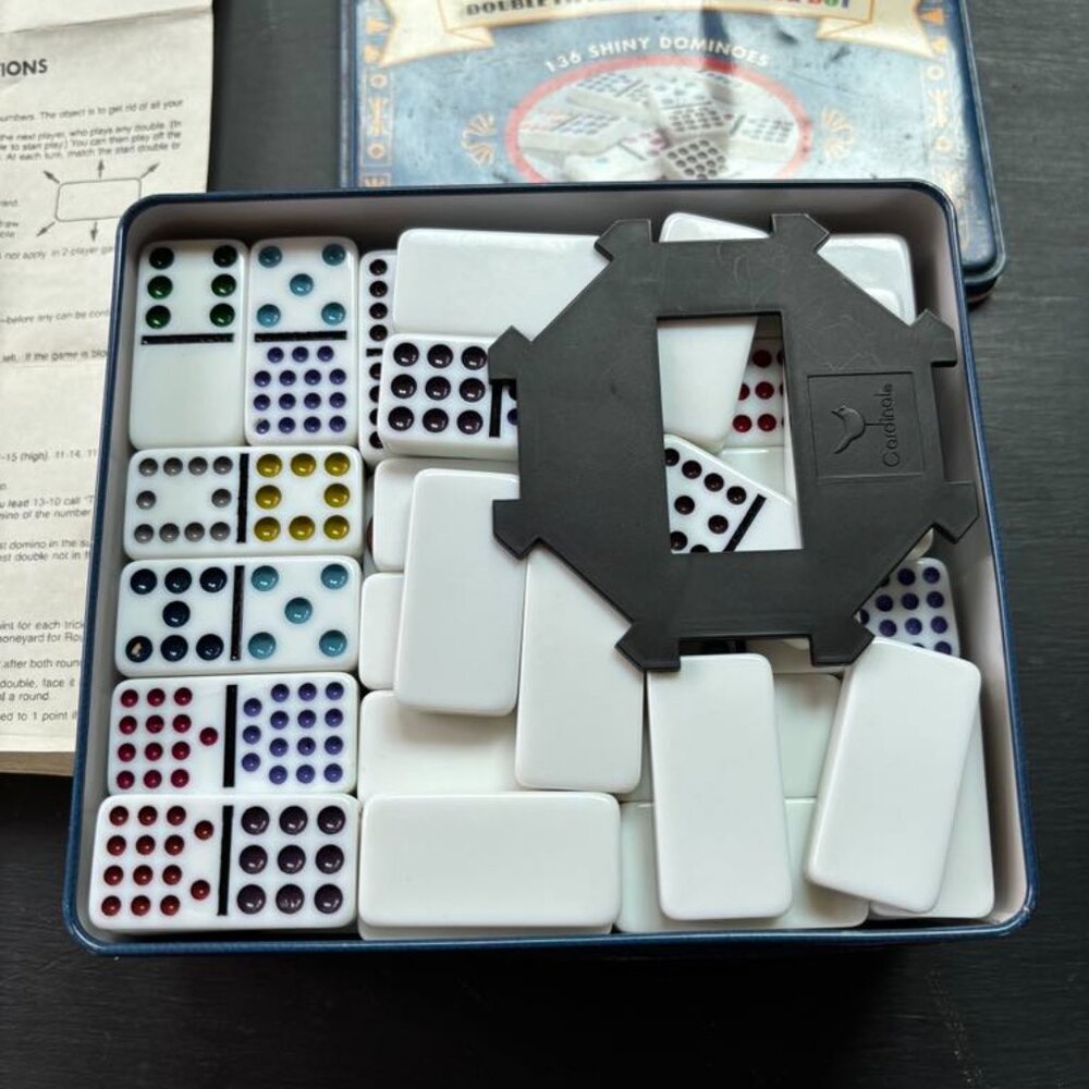 Cardinal Double Fifteen 136 Jumbo Color Dominoes in a collector's tin RARE 1998 - Picture 3 of 4